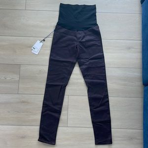 Brand new maternity pants. Unfortunately bought online and didn’t fit me.